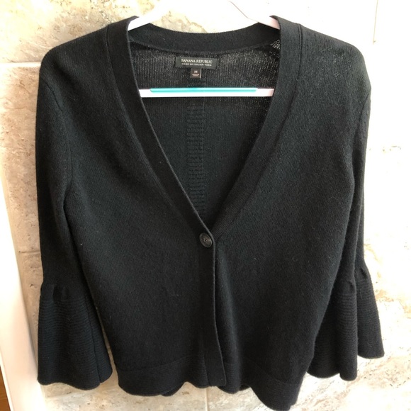 Banana Republic Sweaters - Banana republic black sweater belle sleeve Size M